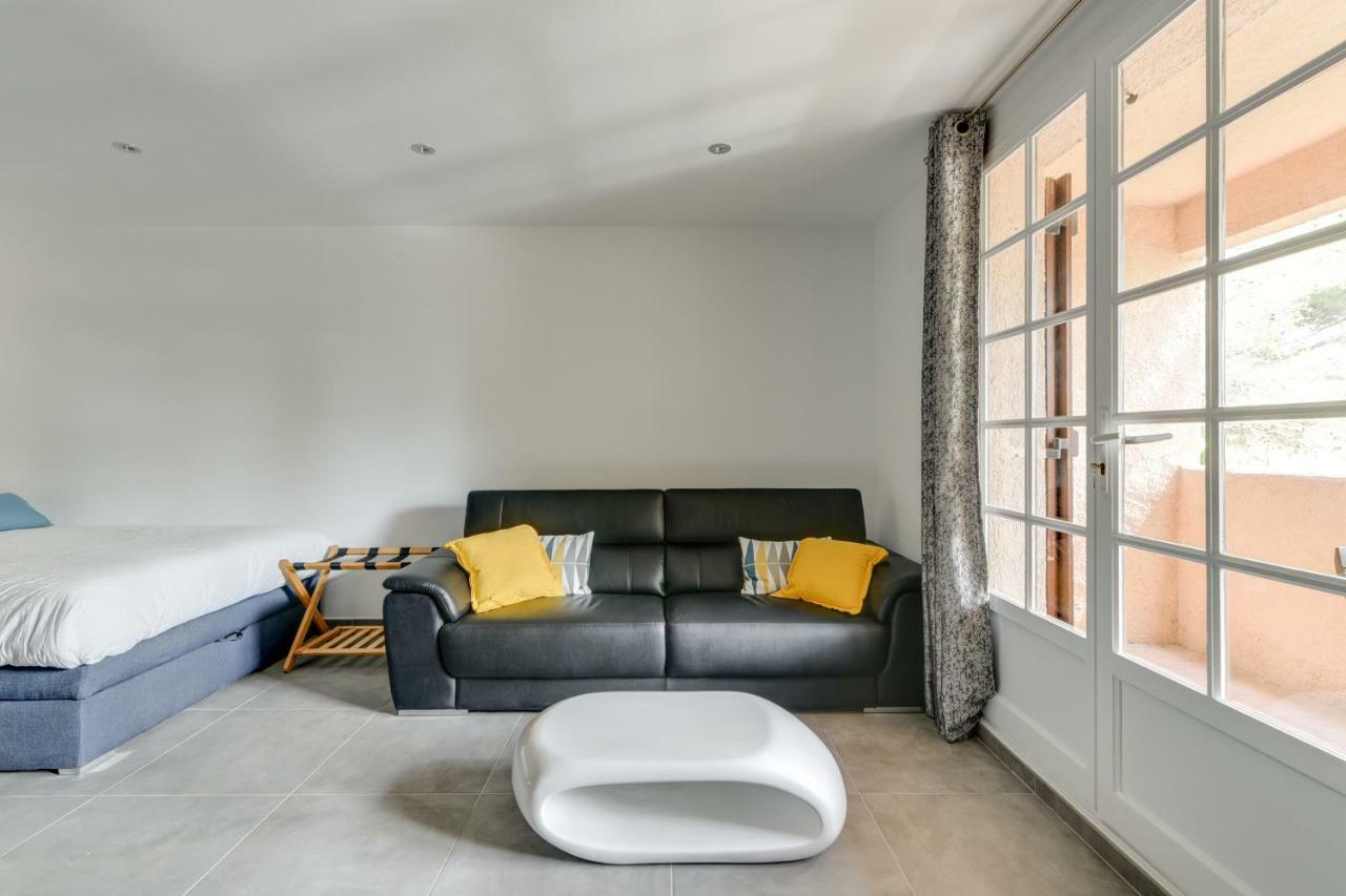 Apartament Le Hameau Des Pins Saint-Raphaël Zewnętrze zdjęcie